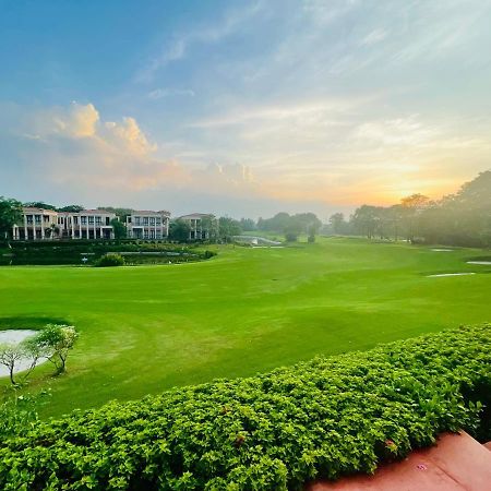 Beautiful Apartments At Tarudhan Valley Golf Resort, Manesar Gurgaon Exterior foto