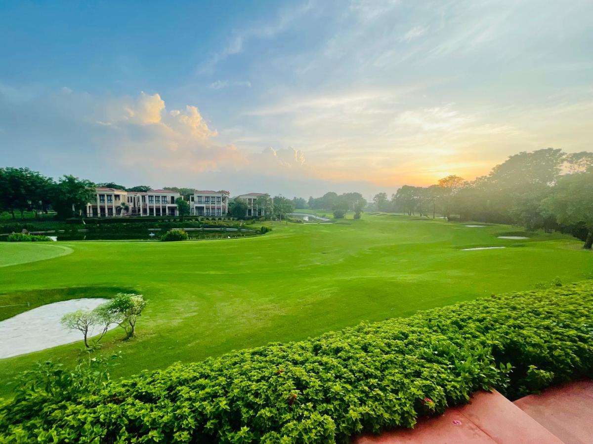 Beautiful Apartments At Tarudhan Valley Golf Resort, Manesar Gurgaon Exterior foto