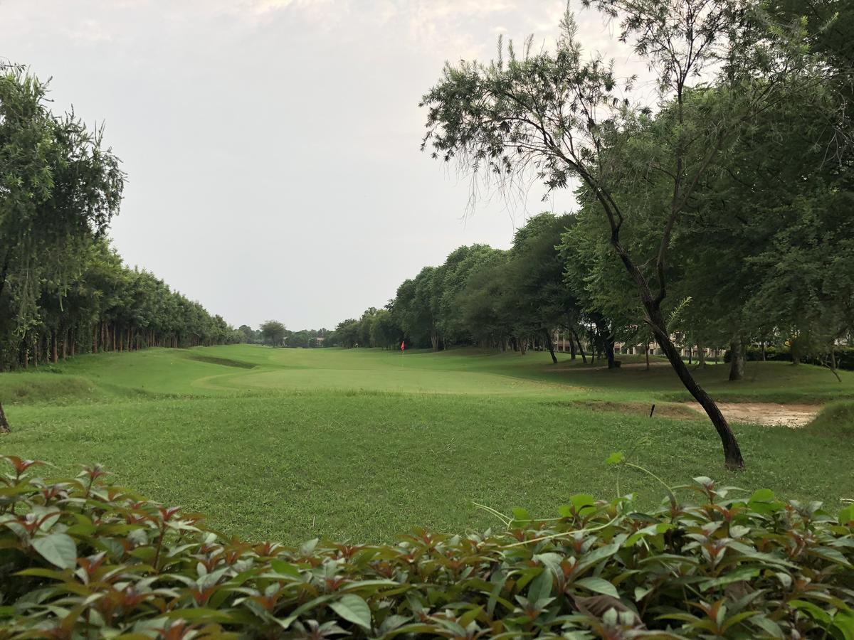 Beautiful Apartments At Tarudhan Valley Golf Resort, Manesar Gurgaon Exterior foto